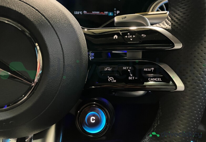 Mercedes EQS Black