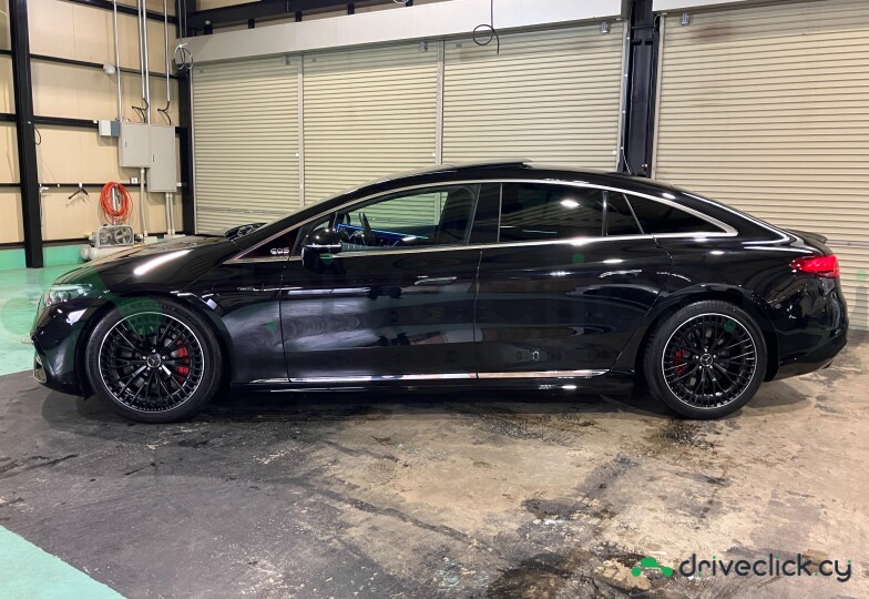 Mercedes EQS Black