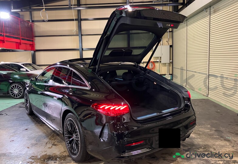 Mercedes EQS Black