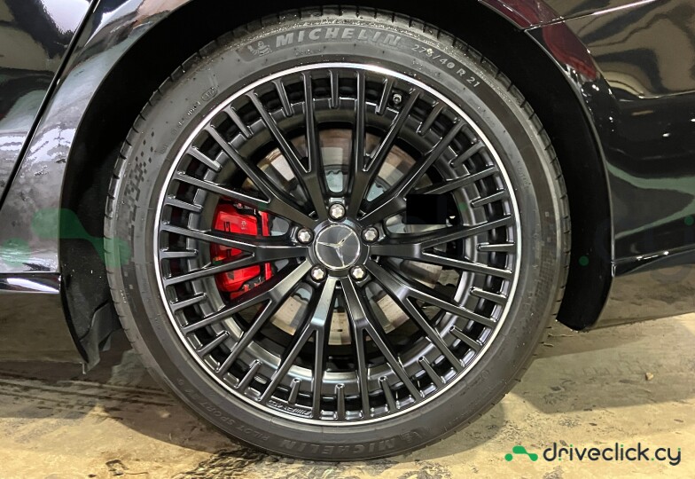 Mercedes EQS Black