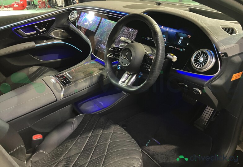 Mercedes EQS Black