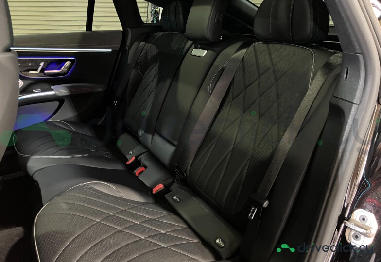 Mercedes EQS Black