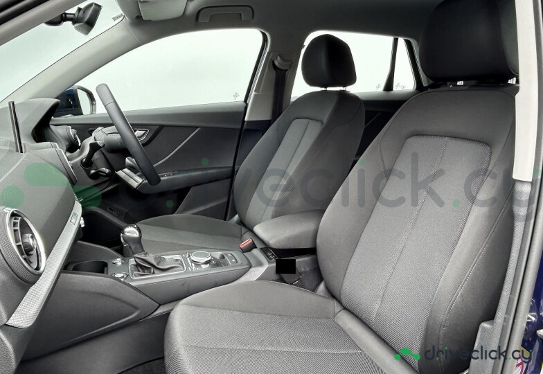 Audi Q2 Синий