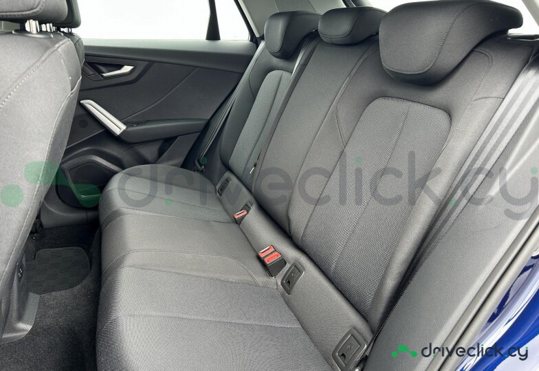 Audi Q2 Синий
