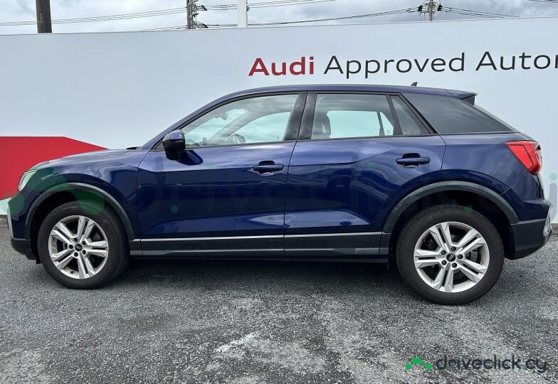 Audi Q2 Синий