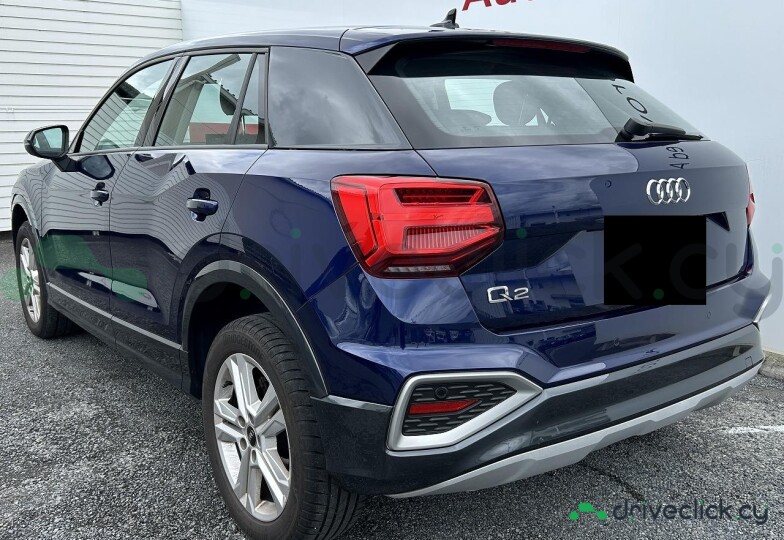 Audi Q2 Синий