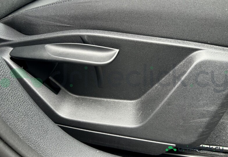 Audi Q2 Синий