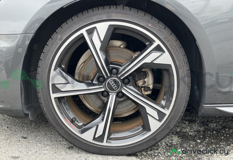 Audi A4 Серый