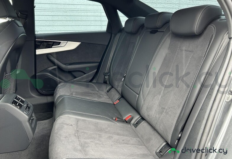 Audi A4 Серый