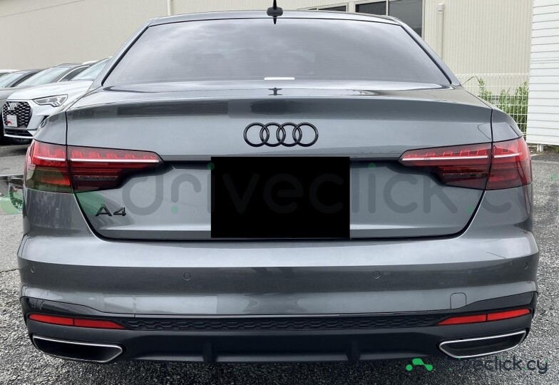 Audi A4 Серый