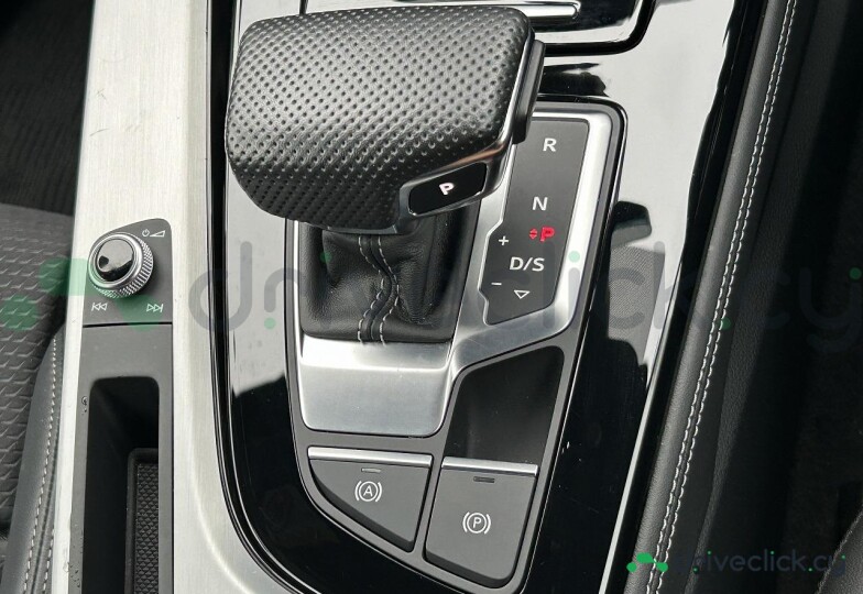 Audi A4 Серый