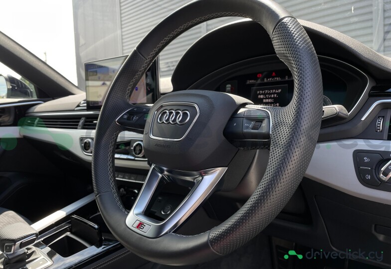 Audi A4 Белый