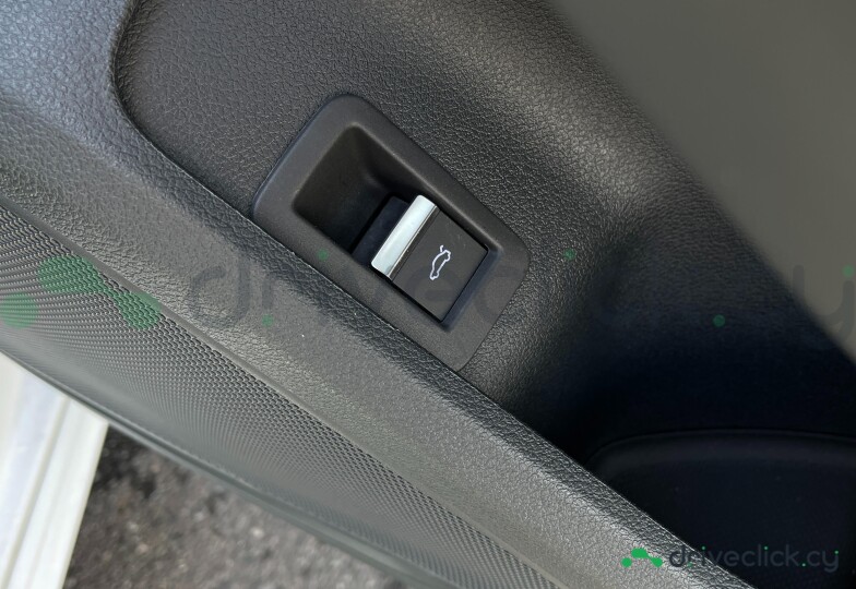Audi A4 Белый