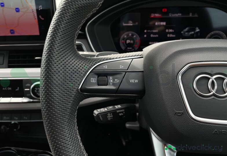 Audi A4 Белый