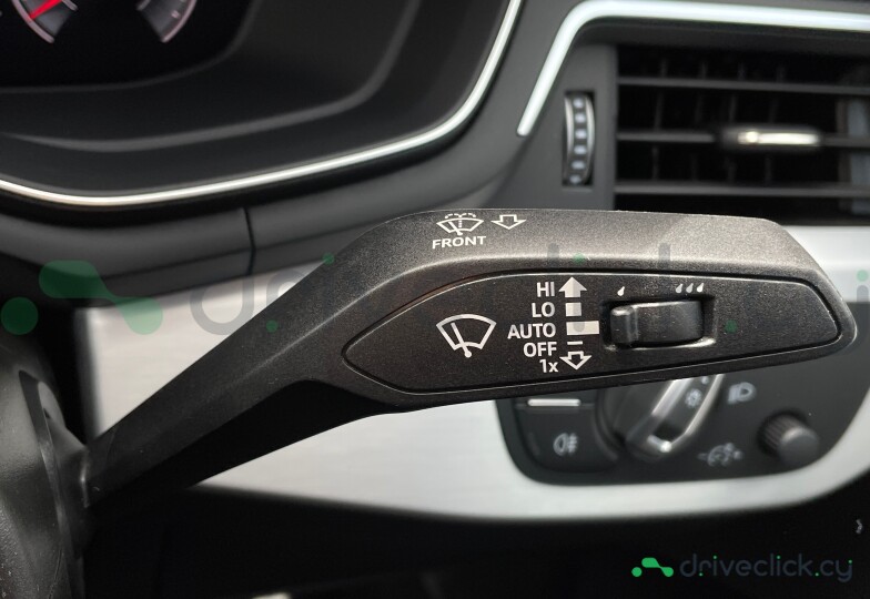 Audi A4 Белый