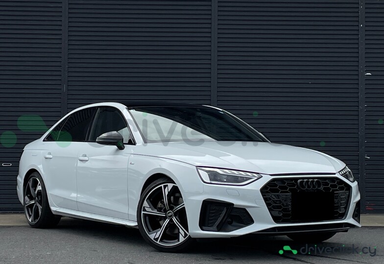 Audi A4 Белый