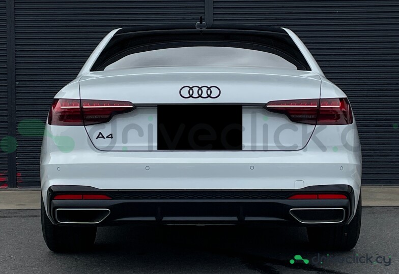 Audi A4 Белый