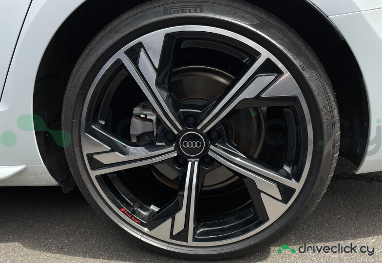 Audi A4 Белый