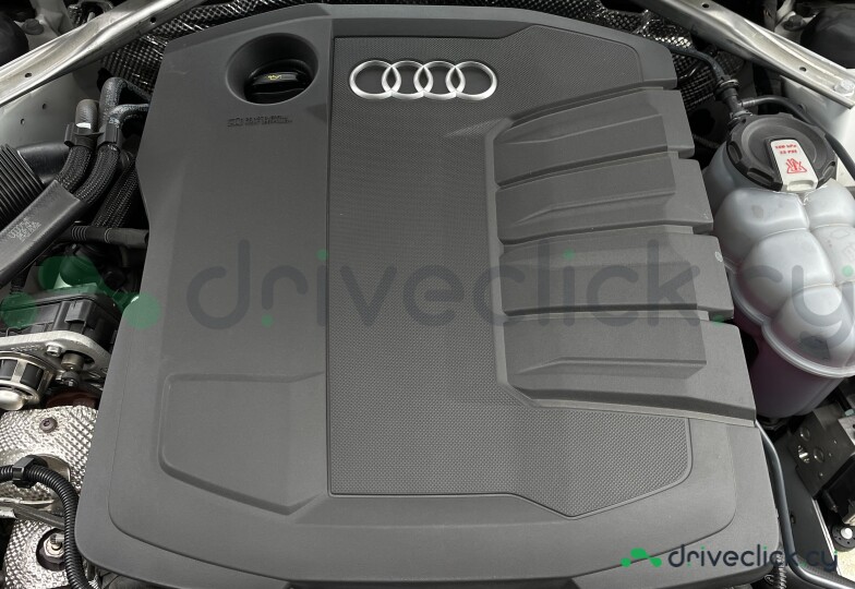 Audi A4 Белый