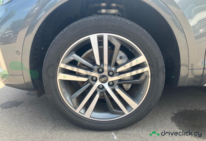 Audi Q5 Sportback Grey