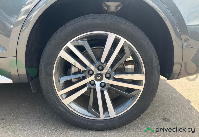 Audi Q5 Sportback Grey