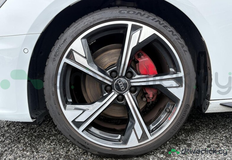 Audi A4 Белый