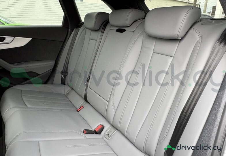 Audi A4 Белый