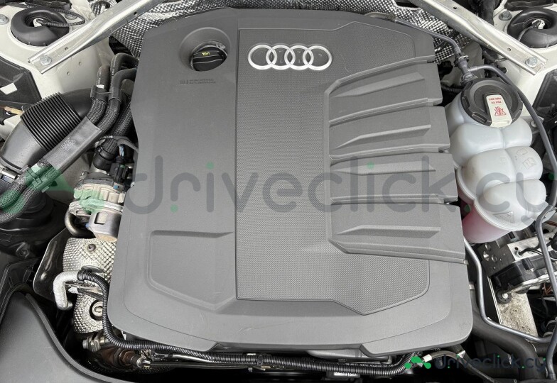 Audi A4 Белый