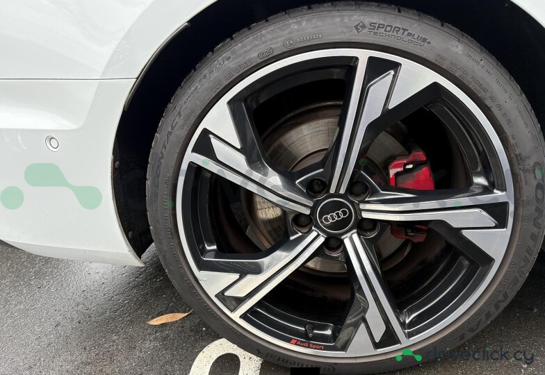 Audi A4 Белый