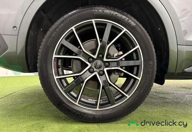 Audi Q5 Sportback Grey