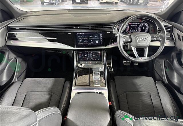 Audi Q8 Black