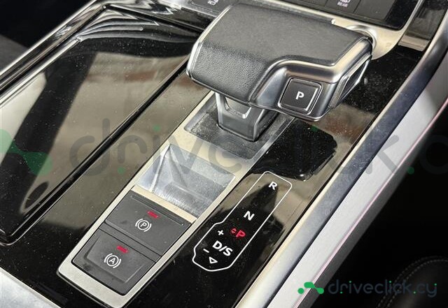 Audi Q8 Black