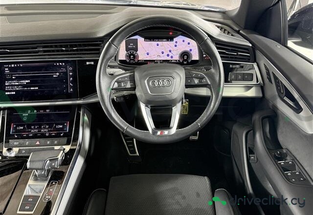 Audi Q8 Black