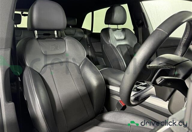 Audi Q8 Black