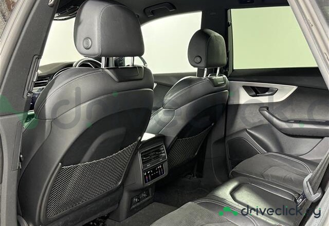 Audi Q8 Black