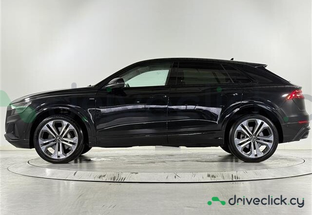 Audi Q8 Black