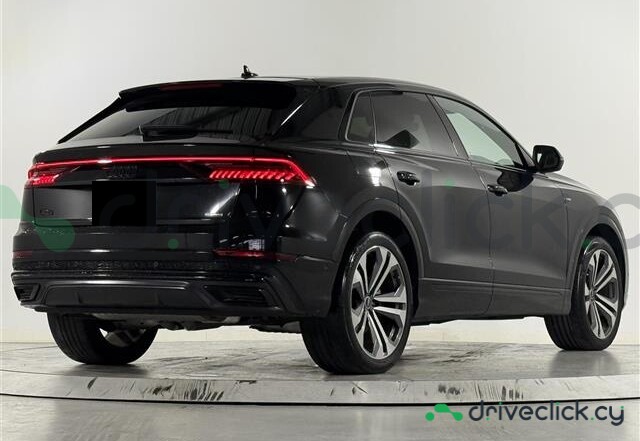 Audi Q8 Black