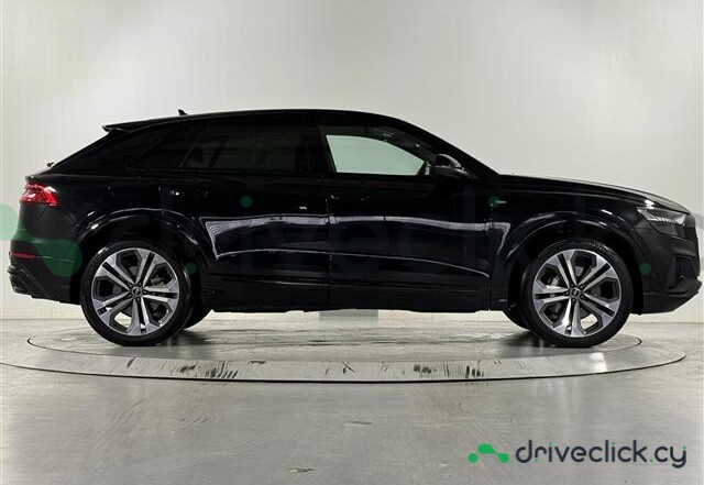 Audi Q8 Black
