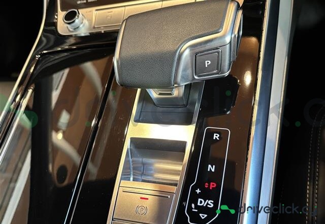 Audi Q7 Grey