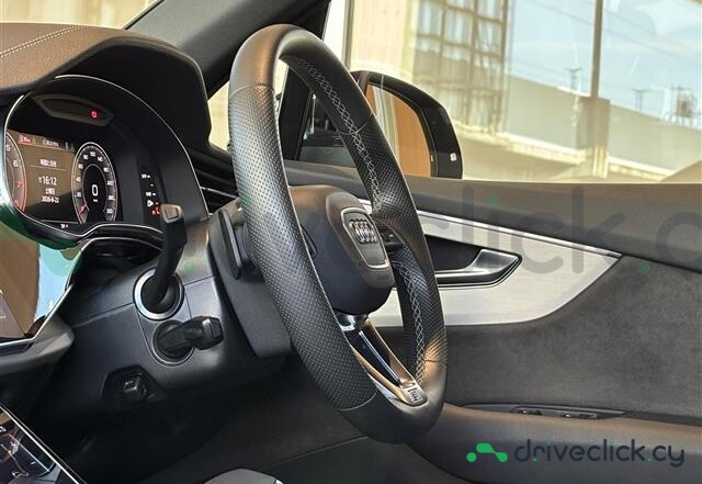 Audi Q7 Grey