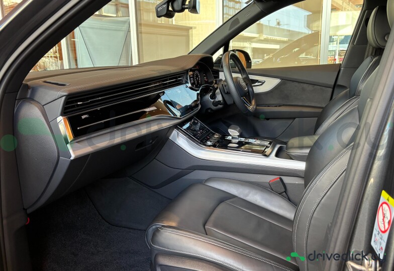 Audi Q7 Grey