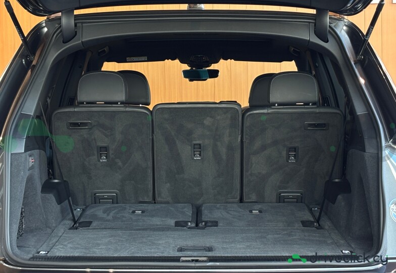 Audi Q7 Grey
