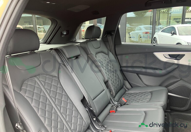 Audi Q7 Beige
