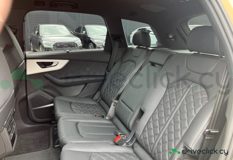 Audi Q7 Beige