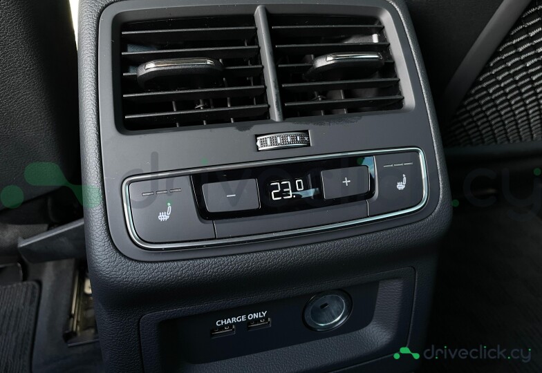 Audi A4 Белый