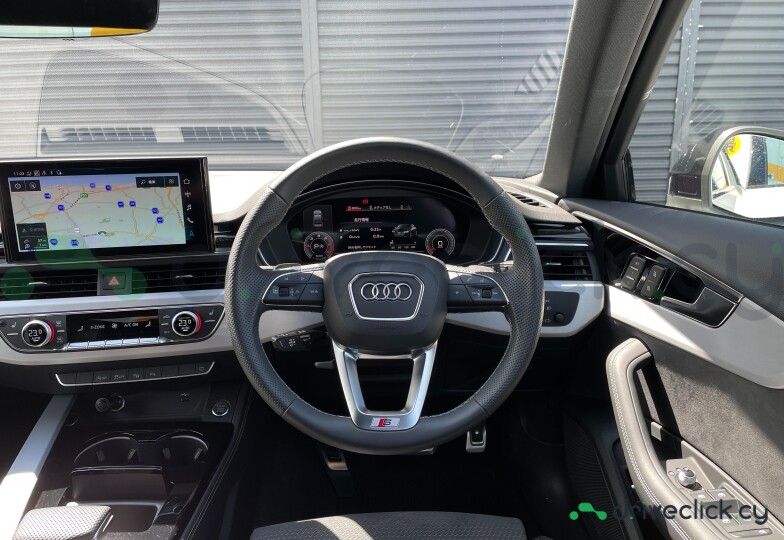 Audi A4 Белый