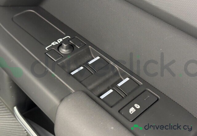Land Rover Defender White
