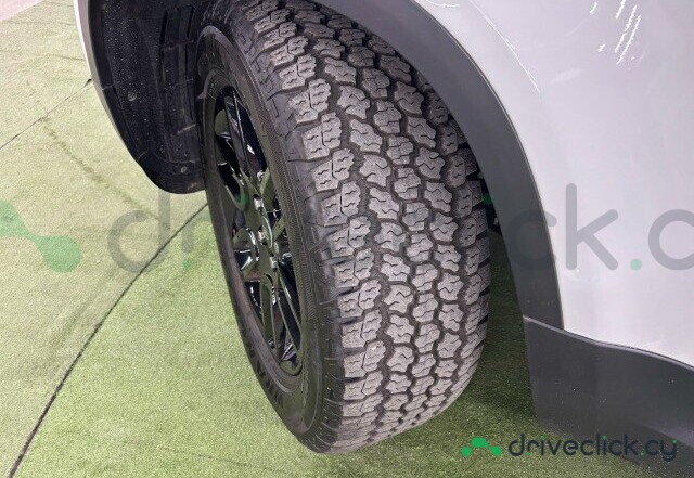 Land Rover Defender White