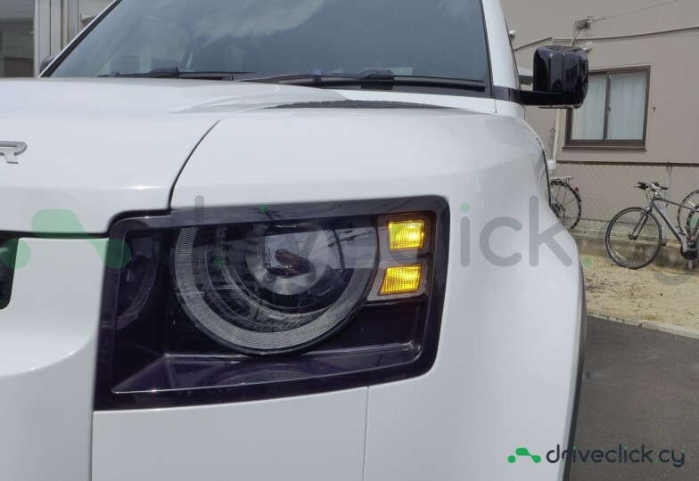 Land Rover Defender Белый