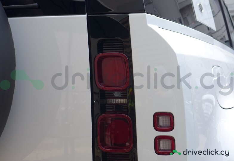 Land Rover Defender Белый
